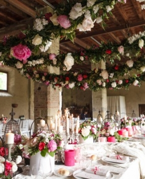 Wedding flowers, rosa, orchidea, anemone, tulipano e l’aria “profuma d’amore”