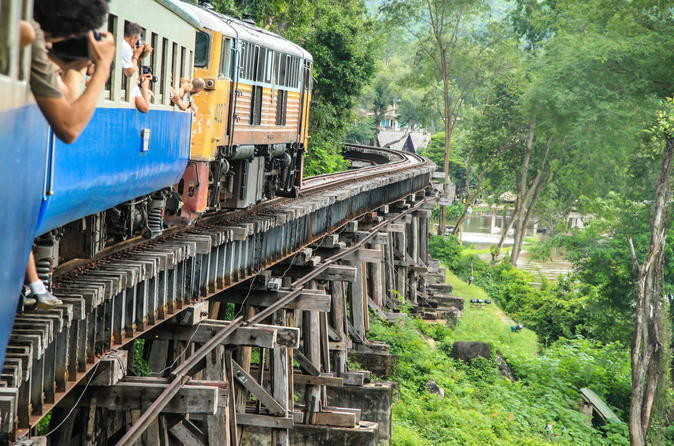 ponte-sul-fiume-kwai-e-tour-ferroviario-tra-thailandia-e-birmania-in-bangkok
