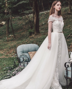 Sposa 2017, l’eleganza senza tempo della Collezione Atelier Lyanna