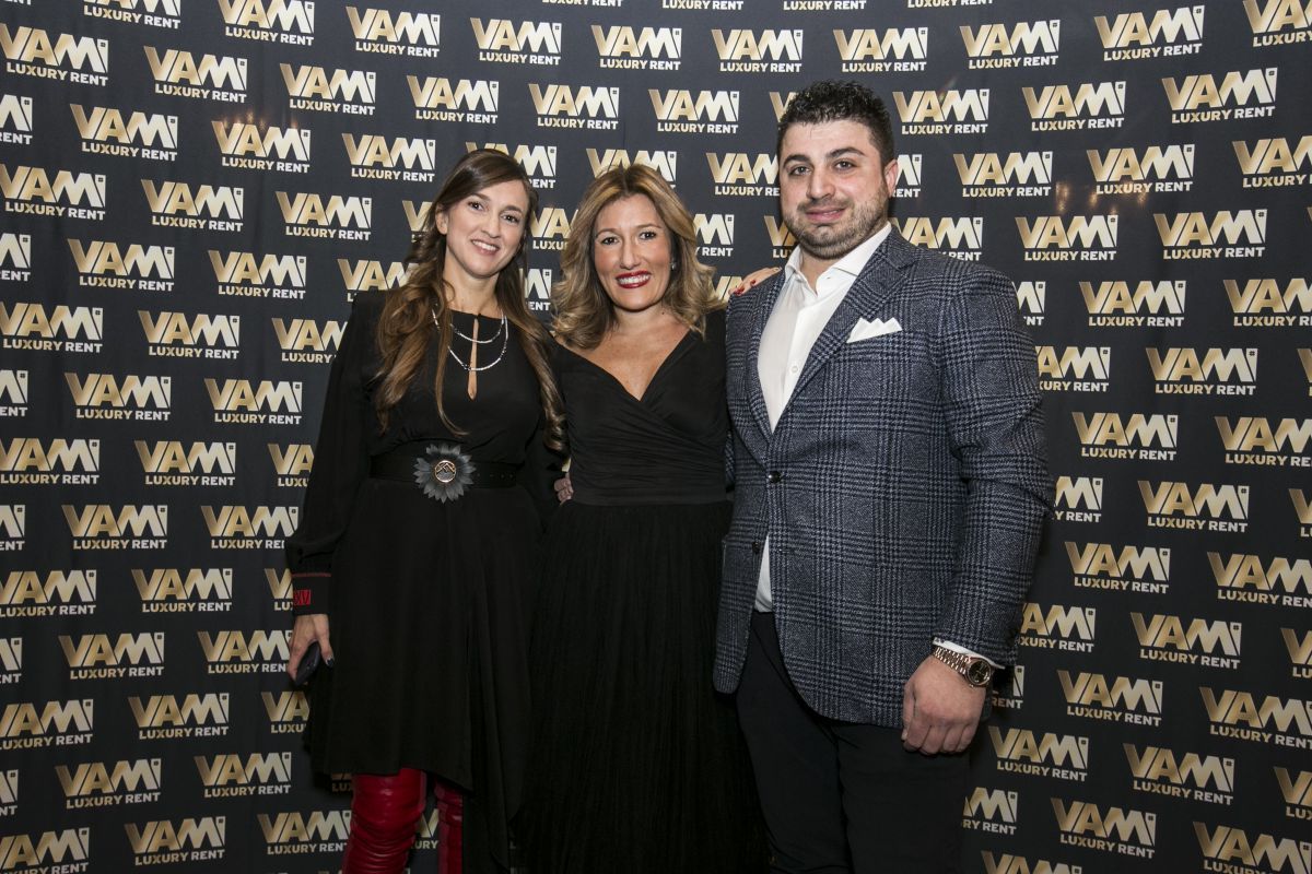 La Event e Wedding Planner Anna Frascisco insieme ai titolari di Vami Luxury Rent