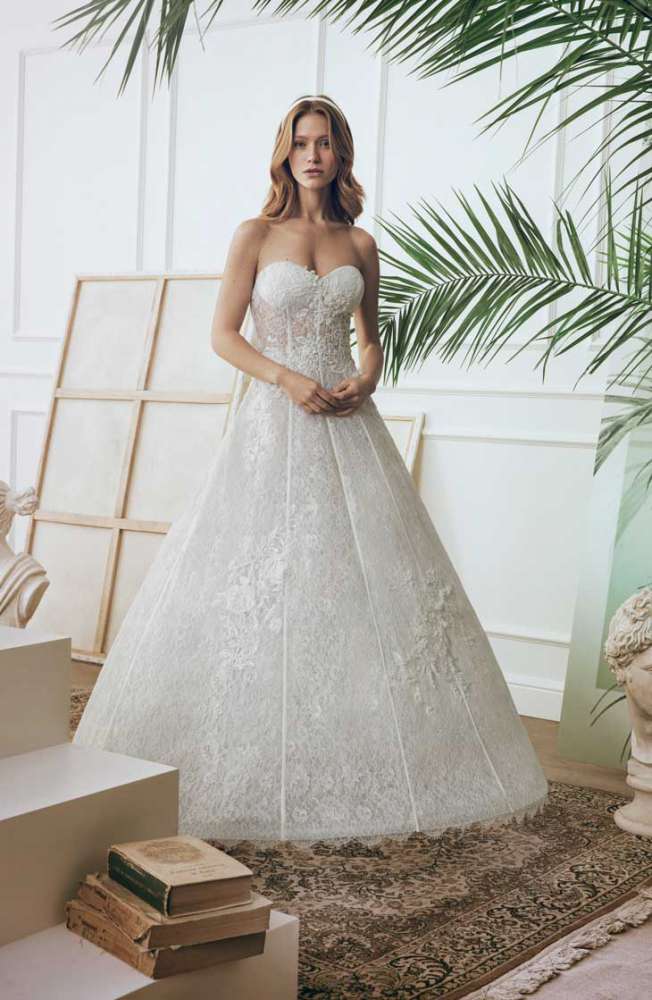 Uno dei modelli della collezione di abiti da sposa Bellantuono 2018