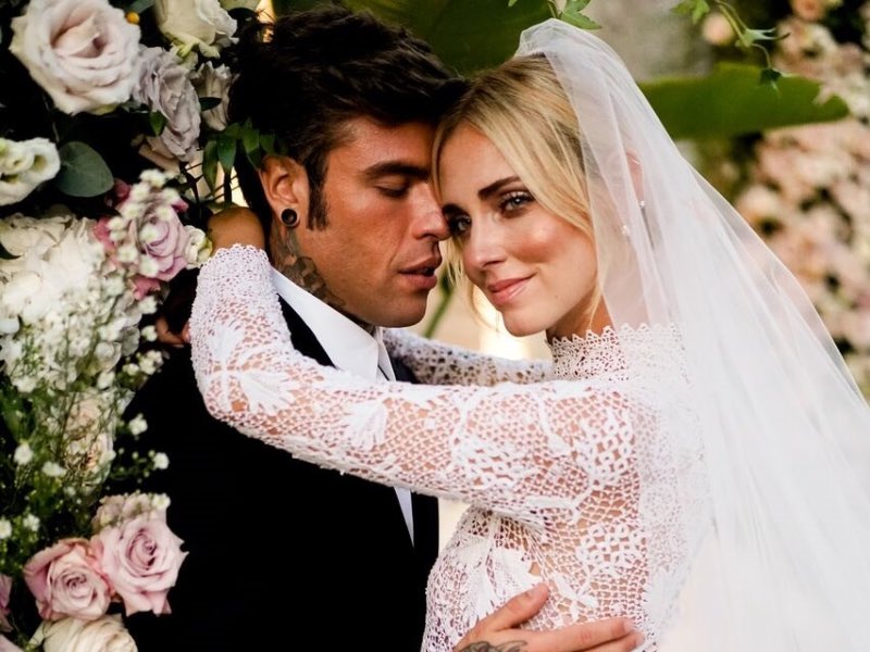 Fedez matrimonio abito sale