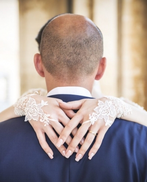 Guanti da sposa 2019: gli accessori dal tocco bon ton che guardano alla tradizione!