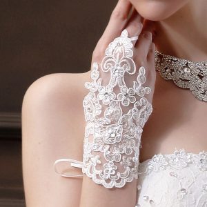 Guanti da sposa 2019