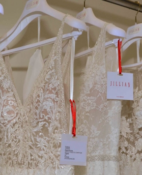 Pizzi e organze per una sposa elegante e sensuale, Jillian presenta la nuova collezione 2020