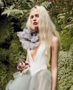 Abiti da sposa Vera Wang 2020, la collezione è un tripudio di fiori e chic