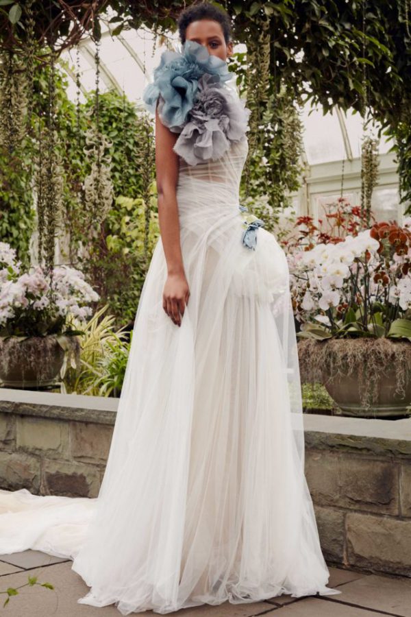 Abiti da sposa colorati 2020 in un arcobaleno di eleganza