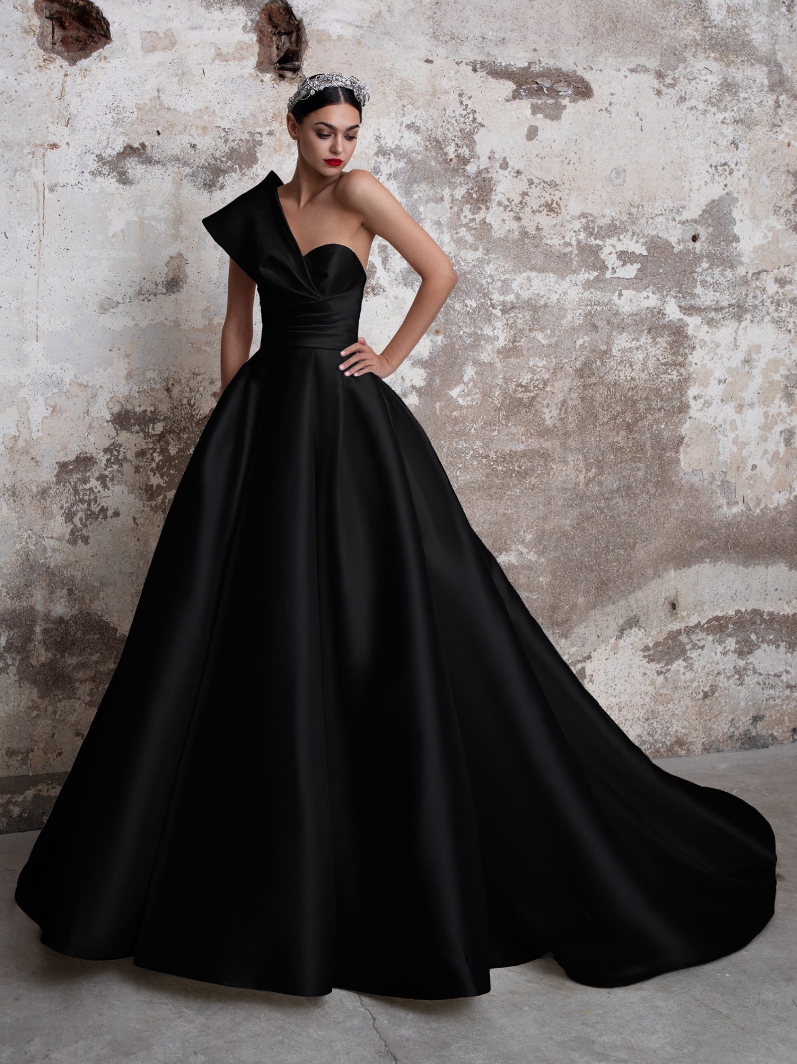 abiti da sposa a collo alto