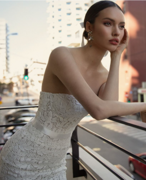 Abiti da sposa Julie Vino 2020, stile classico e tocco moderno