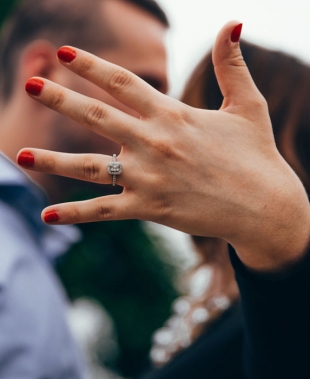 Proposta di matrimonio: la guida per chiederle di diventare tua moglie