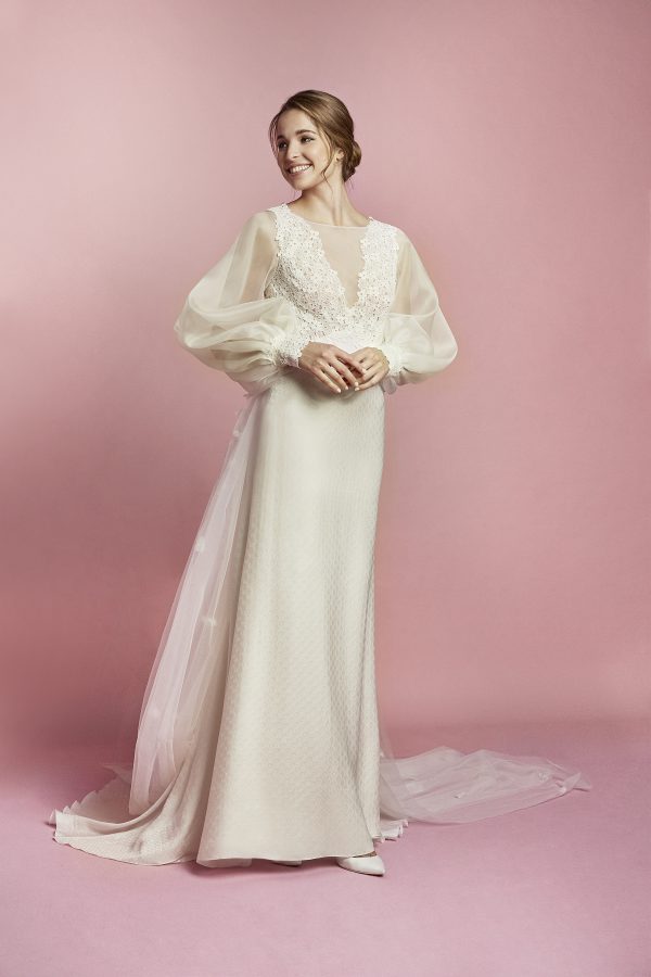 In questa foto uno degli Abiti da sposa Green di Carlo Pignatelli