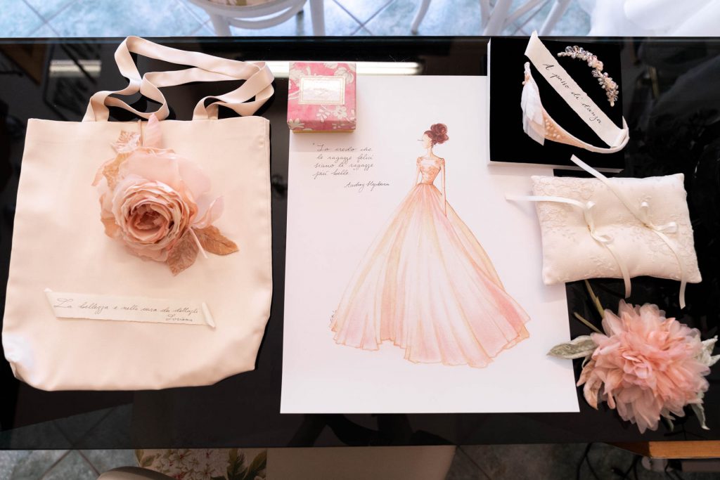 In questa foto il kit sposa firmato Couture Hayez e preparato per Martina