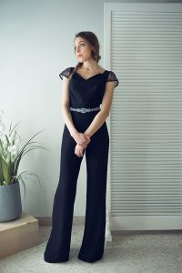 Una tuta elegante total black