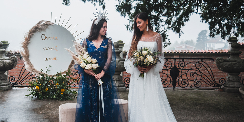 In questa foto uno shooting di Over The Rainbow Wedding