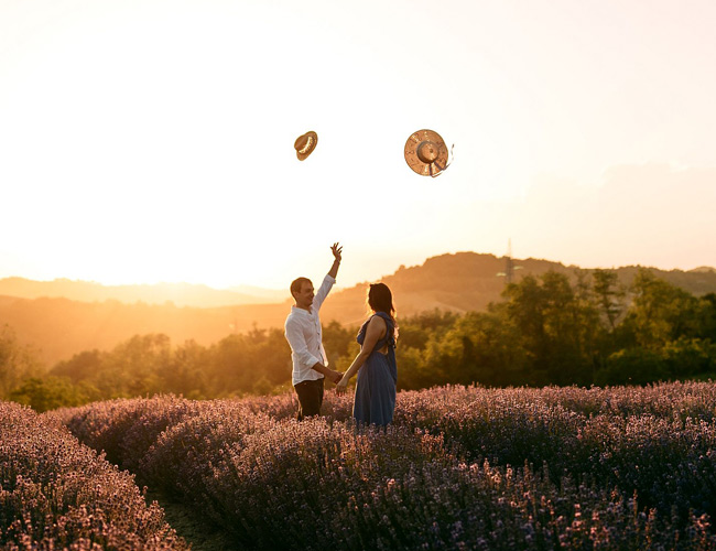 In questa foto la proposta di matrimonio di Andrea a Giorgia