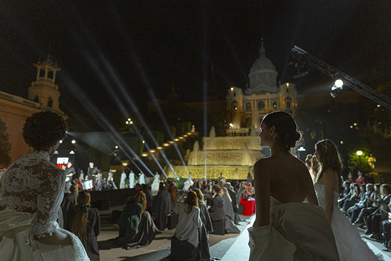 Il backstage della sfilata al Barcelona Bridal Fashion Week Gala 2021