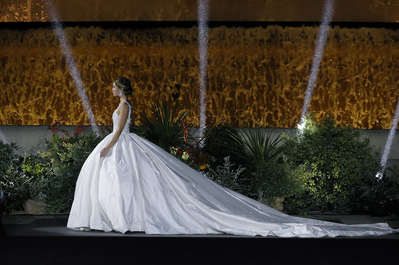Un abito di Amelia Casablanca al Barcelona Bridal Fashion Week Gala 2021