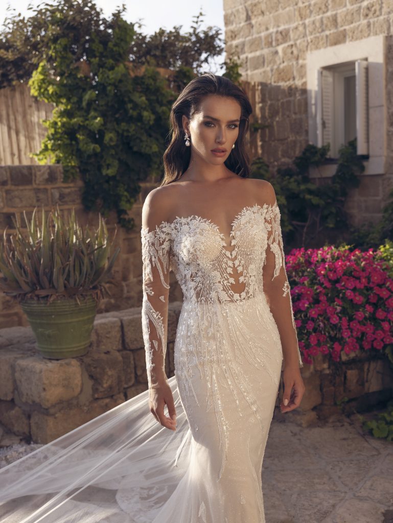 In questa foto un abito della nuova collezione Capri sposa 2022