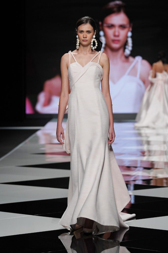 Un abito da sposa presentato al Fashion Show di Elisabetta Polignano al Sì Sposaitalia Collezioni 2021