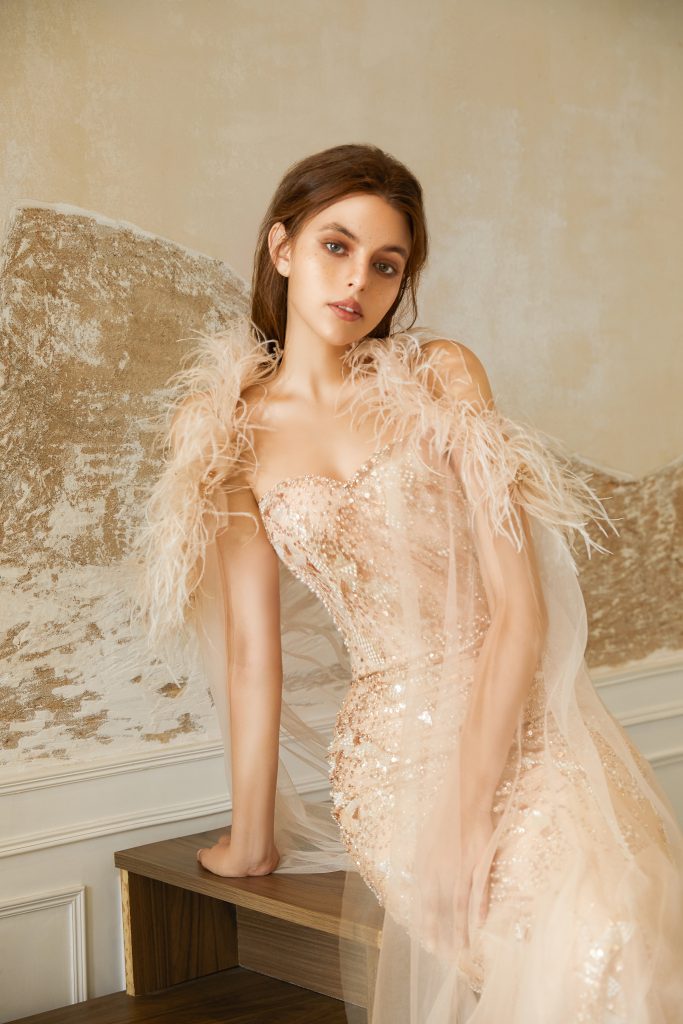 In questa immagine un abito da sposa della collezione 2022 di Anny Lin 