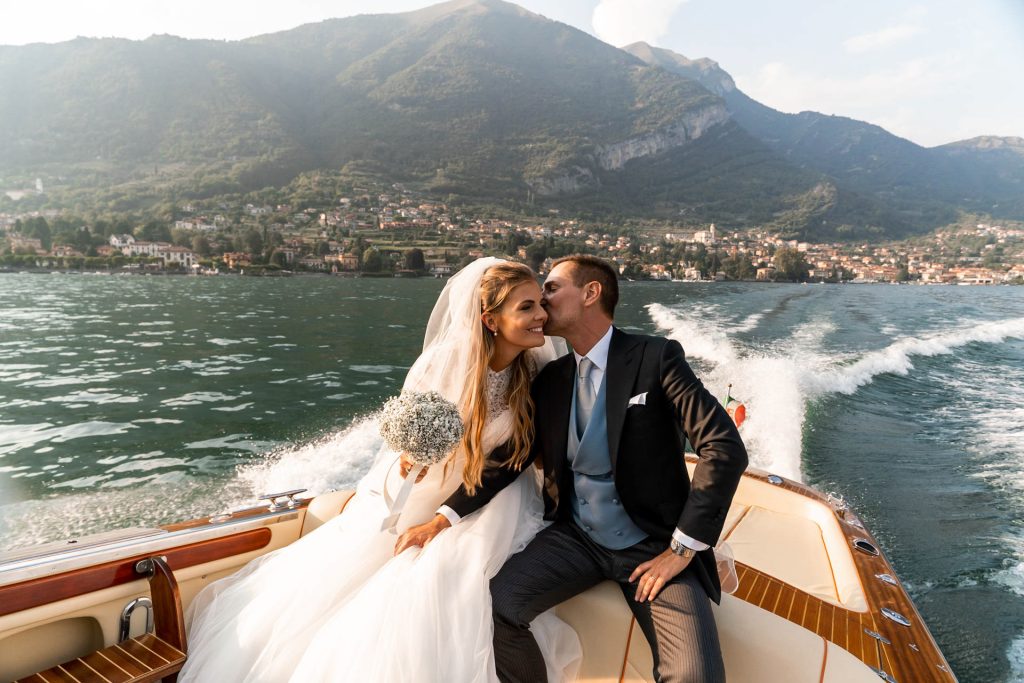 Coppia sposi in barca Michele Dell'Utri fotografo Milano