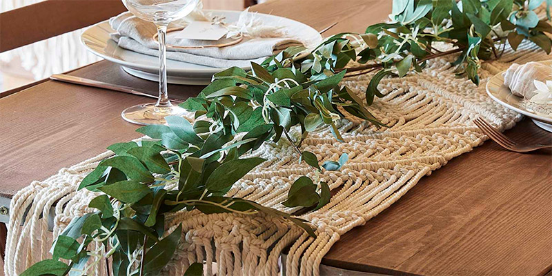 Runner di foliage nella collezione wedding botanica di Martha's Cottage