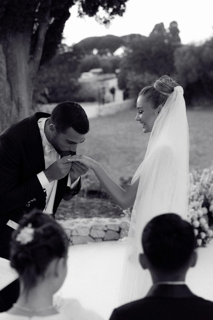 Una bellissima immagine scattata durante il matrimonio di Graziano Pellè e Viky Varga