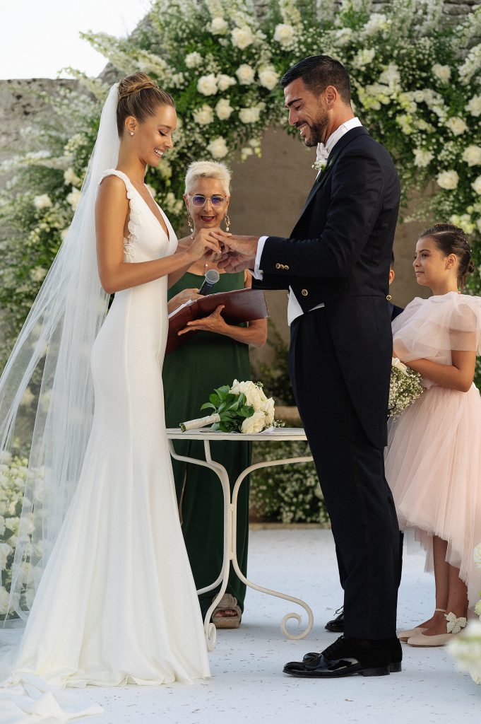 Una bellissima immagine scattata durante il matrimonio di Graziano Pellè e Viky Varga