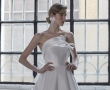 Abiti da sposa colorati 2023, tra toni pastello e Black&White