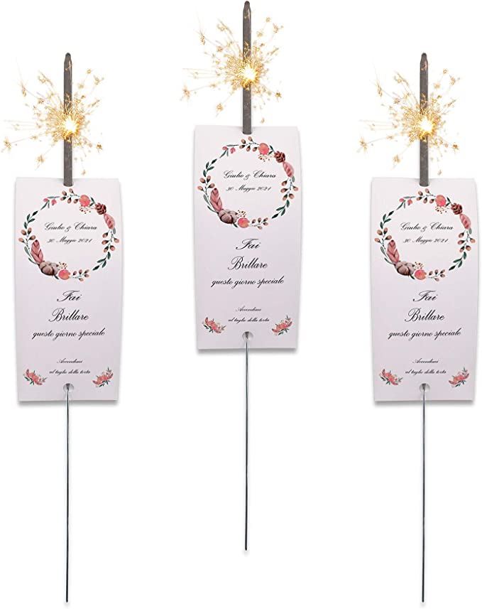 In questa foto un'idea di gadget per matrimonio: stelline luminose con i tag personalizzati