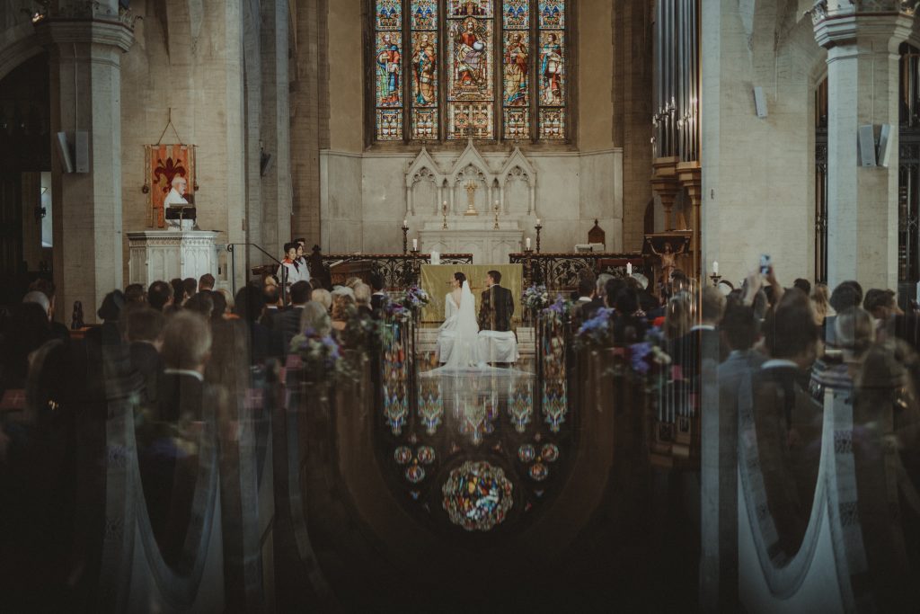 In questa foto un cerimonia nuziale religiosa in un matrimonio organizzato da Corsini.Events Group