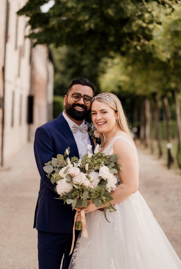 Nella foto Giulia e Shrey durante il loro matrimonio.