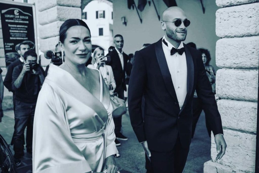 In questa foto Marcell Jacobs insieme alla mamma Viviana in occasione del matrimonio