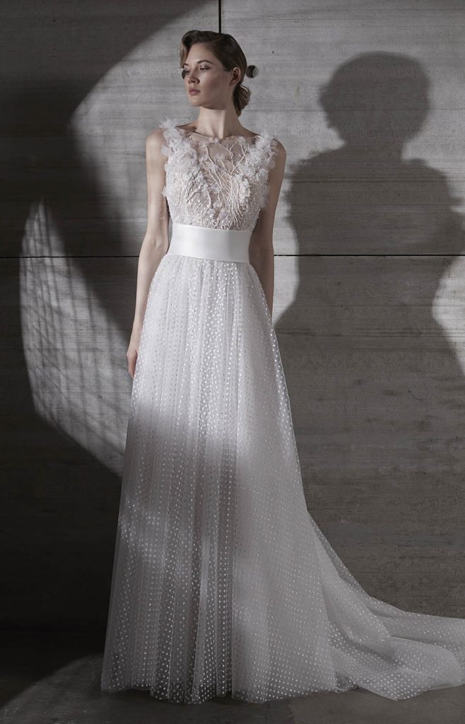 Abiti da sposa on sale con fascia in vita