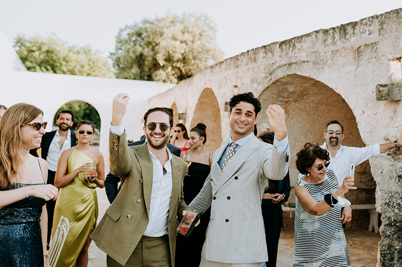 In questa foto familiari e amici degli sposi durante il wedding week end per le nozze di Soha ed Anthony.