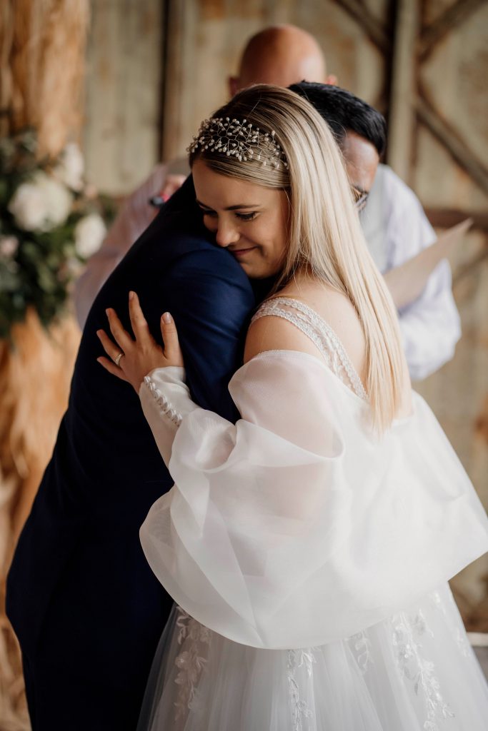 Nella foto Giulia e Shrey durante il loro matrimonio.