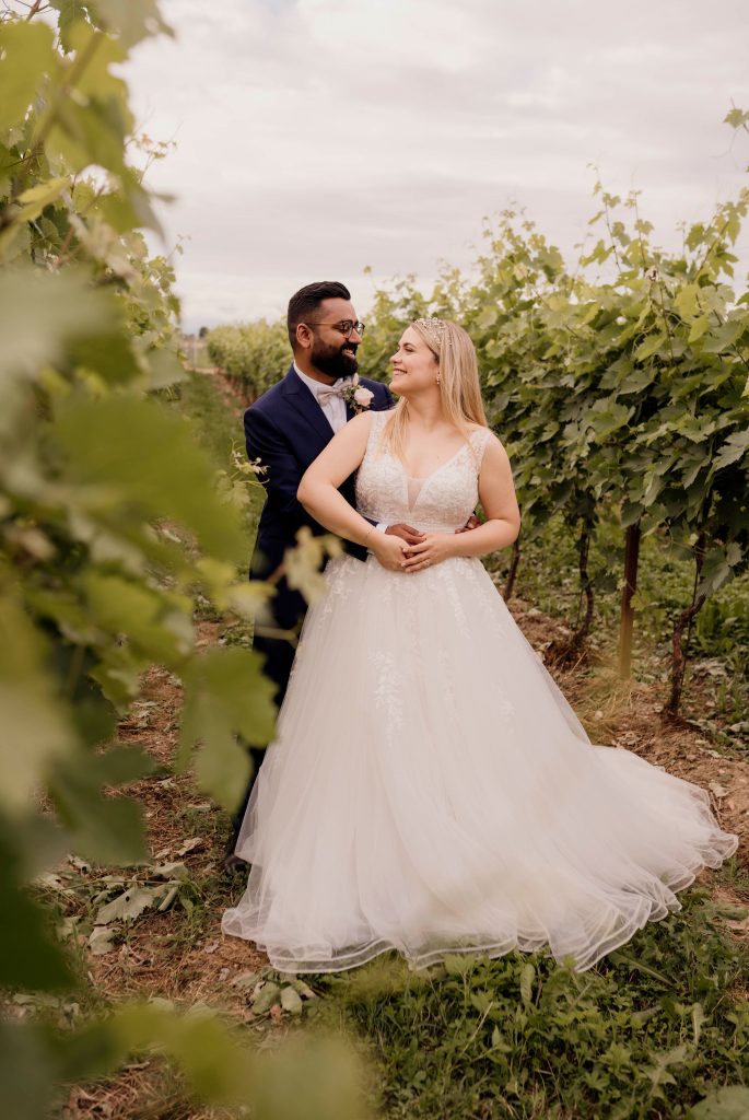 Nella foto Giulia e Shrey durante il loro matrimonio.