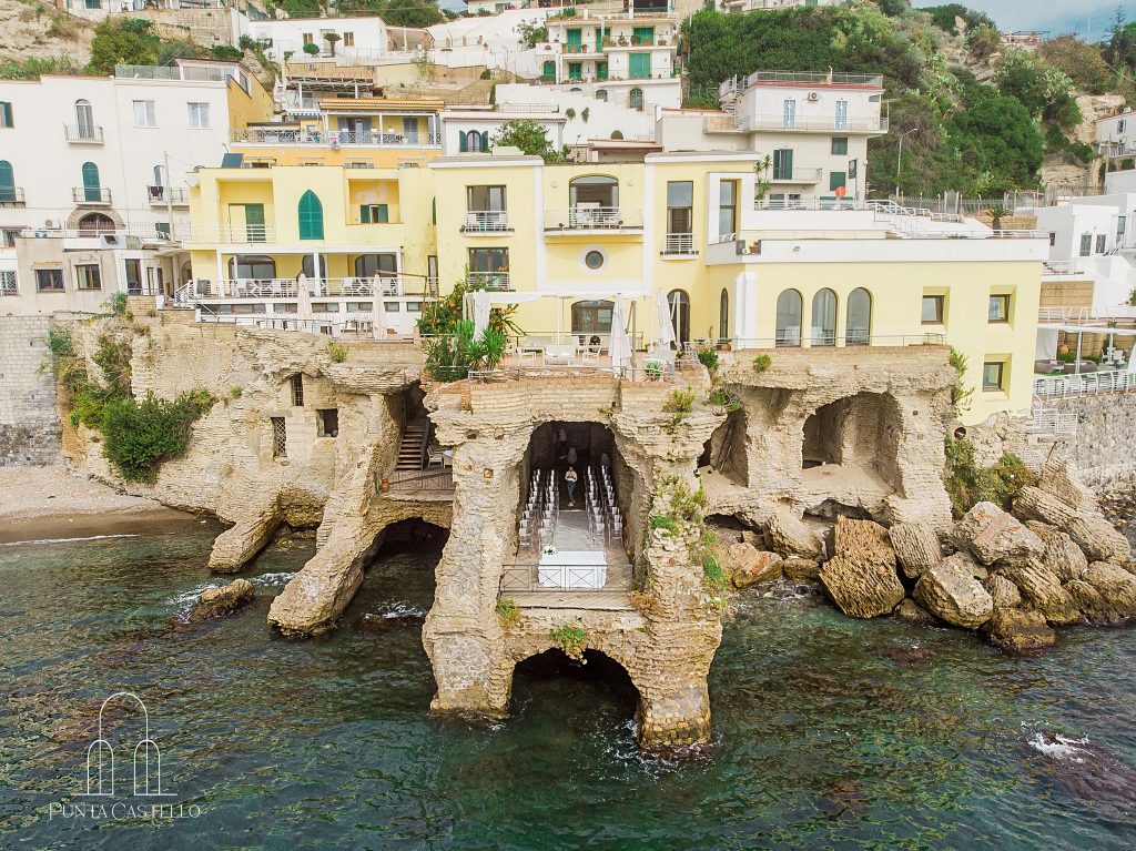 In questa foto Punta Castello visto dall'alto