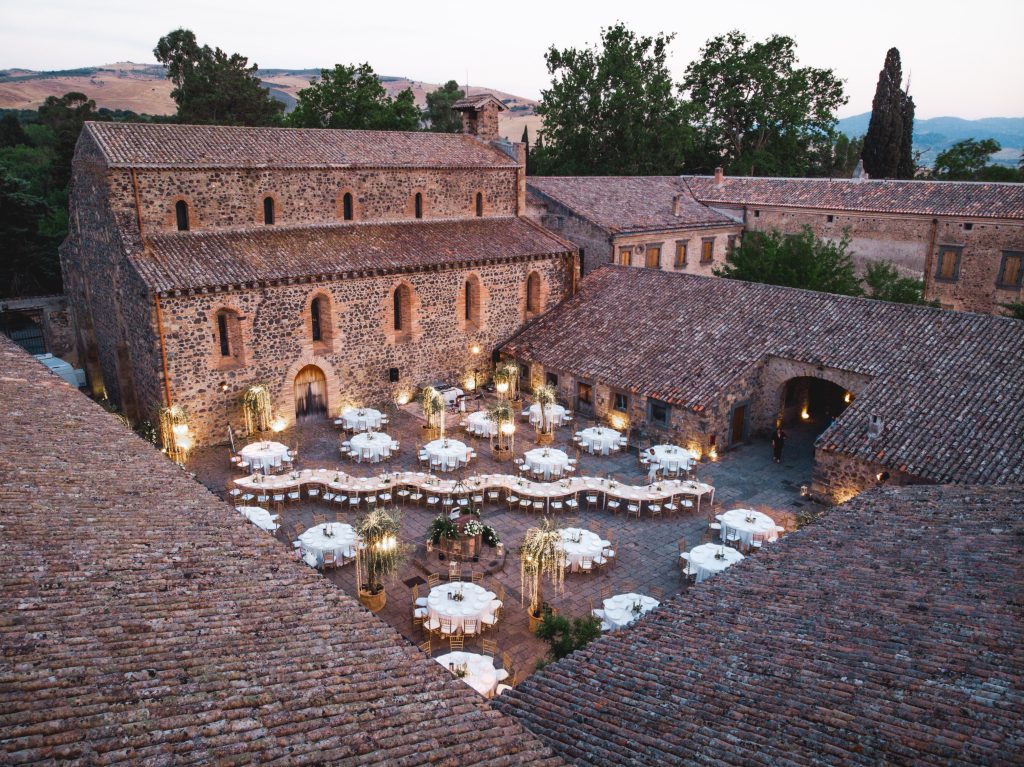 In questa foto la Ducea di Nelson dall'alto, una delle location fiabesche amate dalla wedding planner Rossella Giuffrida