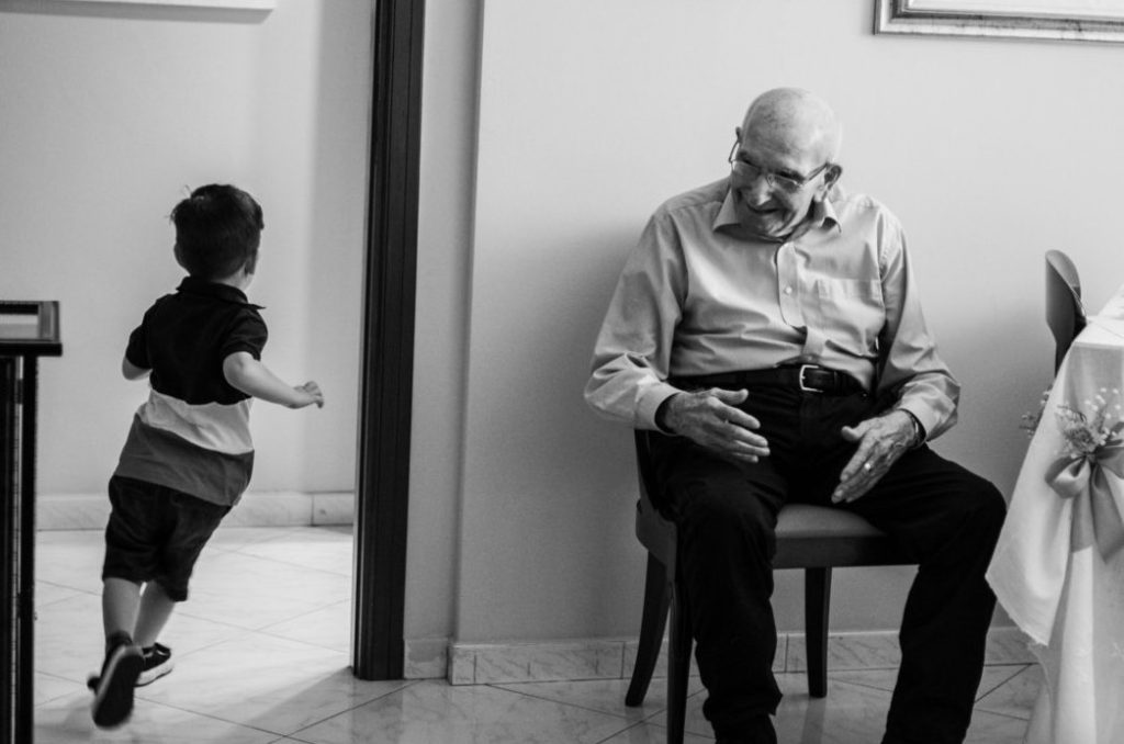 In questa foto il nipote e il nonno della direttrice di Sposi Magazine, Paola Pizzo