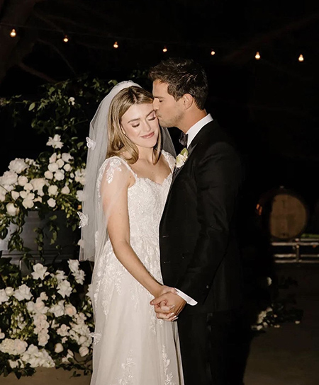 In questa foto Il matrimonio di Taylor Lautner e Taylor Dome