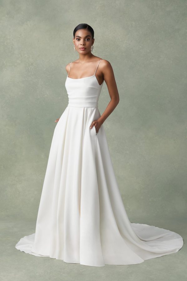 Abiti da sposa semplici 2023 tutto il bello del minimal chic