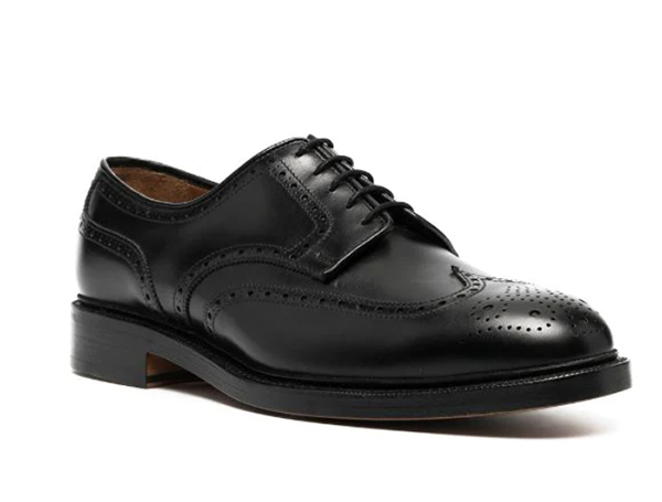 In questa foto un modello di scarpe sposo 2023 modello oxford ralph lauren