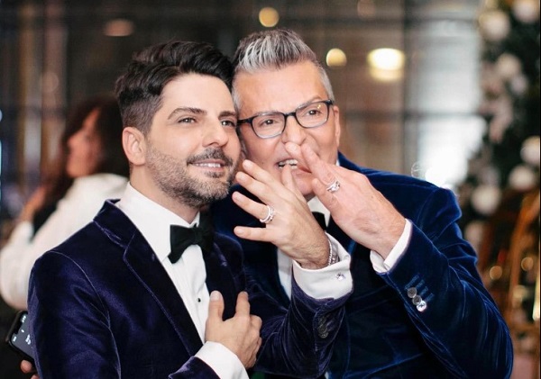 In questa foto l'anello di fidanzamento di Randy Fenoli e Mete Kobal