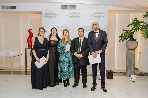 In foto la consegna dei premi di Italian Wedding Awards 2022