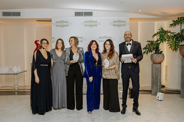 In foto la consegna dei premi di Italian Wedding Awards 2022