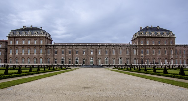 In questa foto si vede la Reggia di Venaria Reale, patrimonio UNESCO e sede di The Event, l'evento nazionale dedicato al Destination Wedding di Italy for Weddings.