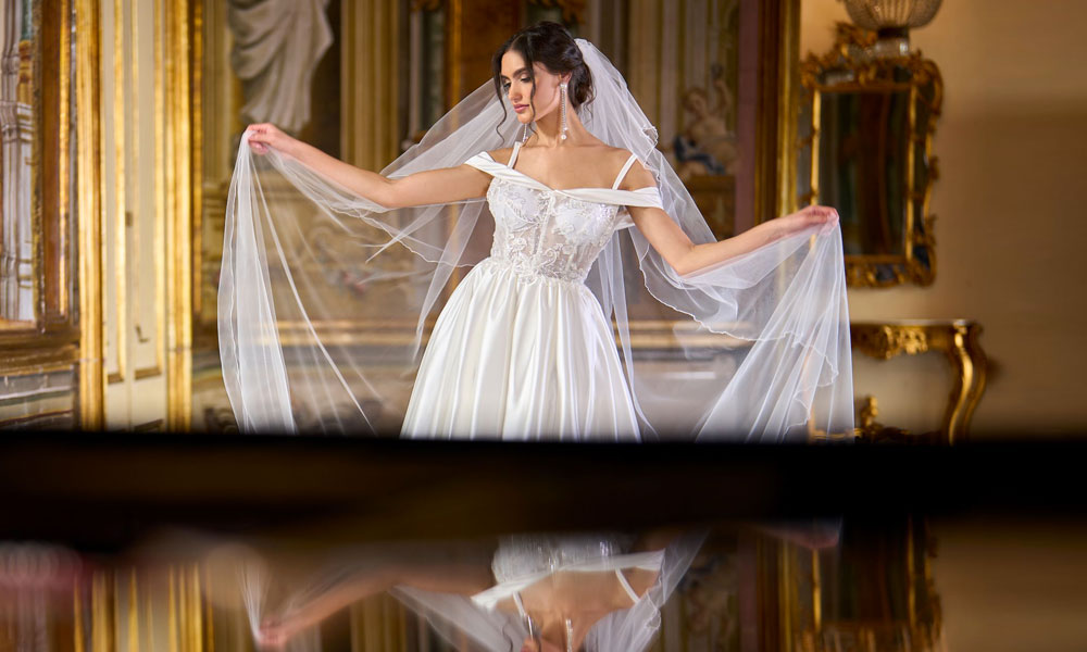 in questa foto un abito della collezione sposa Antonella D'Auria Atelier