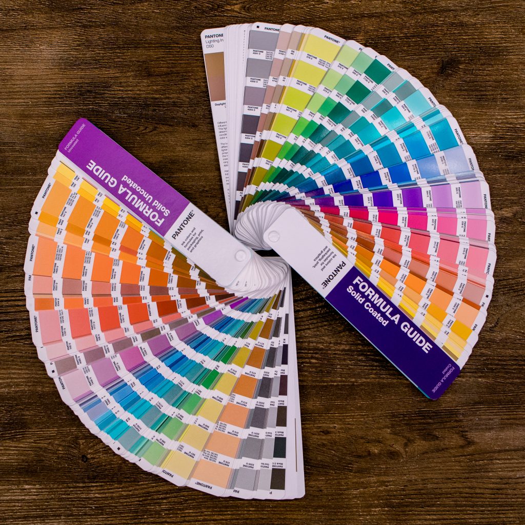 In questa foto la palette di colori di Pantone, uno degli strumenti di Mary Tricarico Wedding Designer