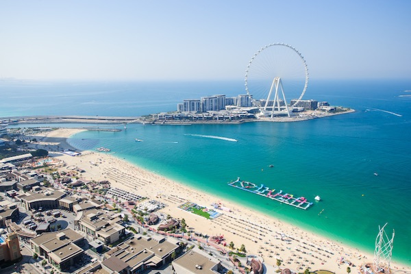 In questa foto una veduta panoramica di Dubai, meta per i viaggi di nozze 2023